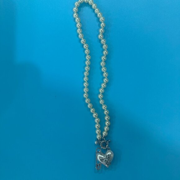 New Vivienne Westwood White Pearl Necklace - Picture 6 of 9